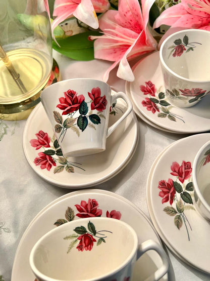 Johnson Bros England Rose Tea Set – 4 Cups, 4 Saucers & 4 Side Plates – 12 Piece Floral Set