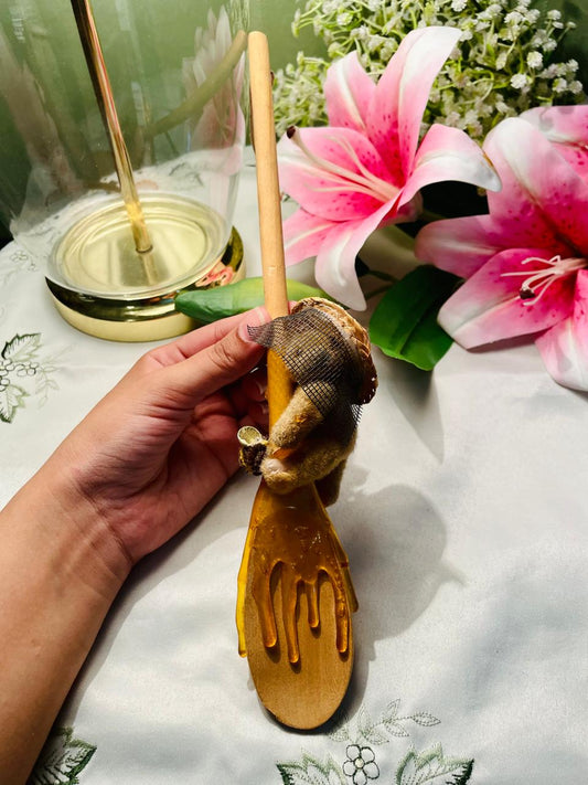 Vintage Novelty Wooden Shoehorn with Plush Hedgehog Decoration – Approx. 31 cm