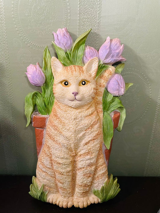 Vintage Cat & Tulip Wall Plaque 8 Inch Cottage Garden Decor