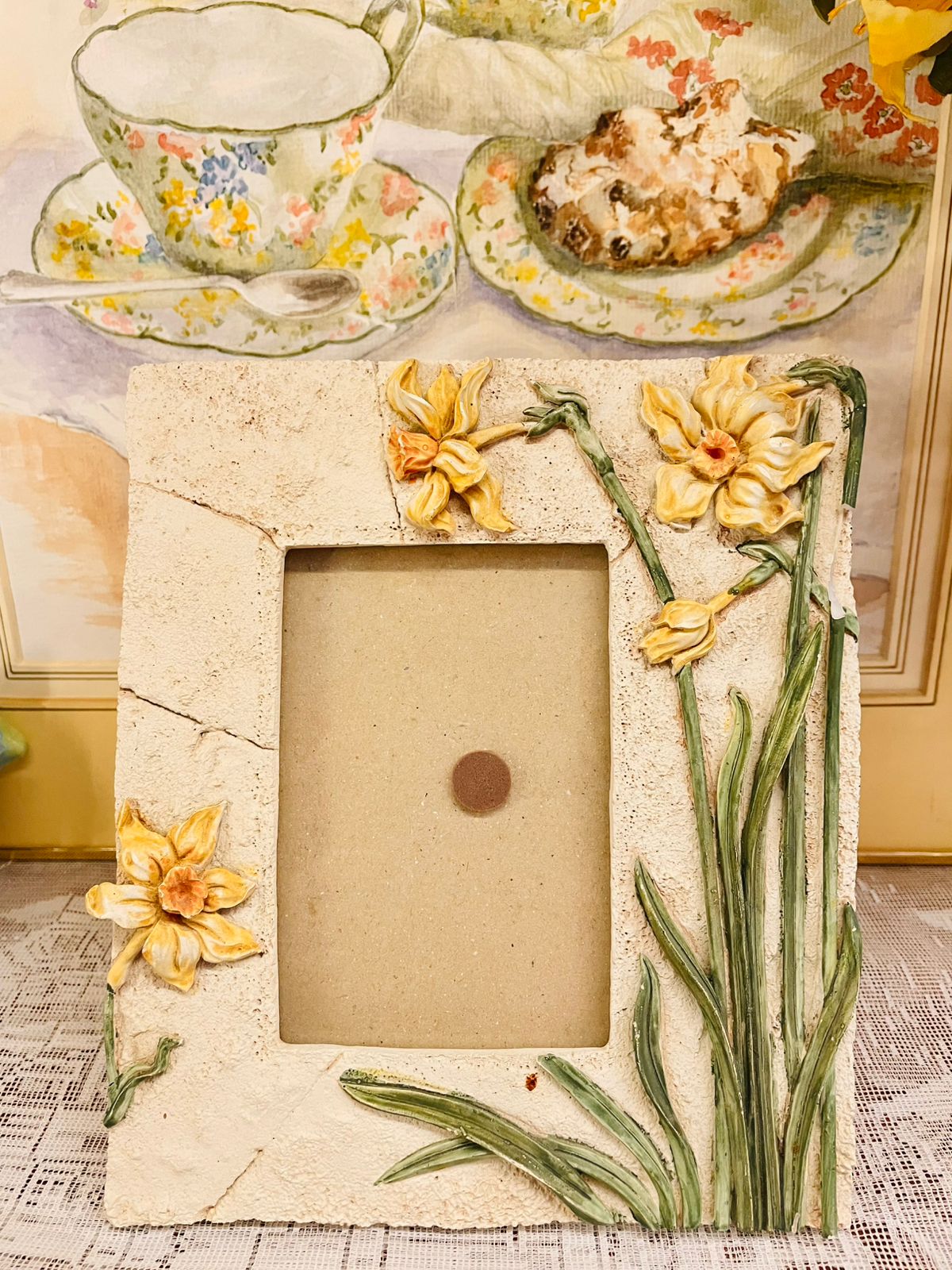Vintage Daffodil Floral Photo Frame – Rustic Cottage