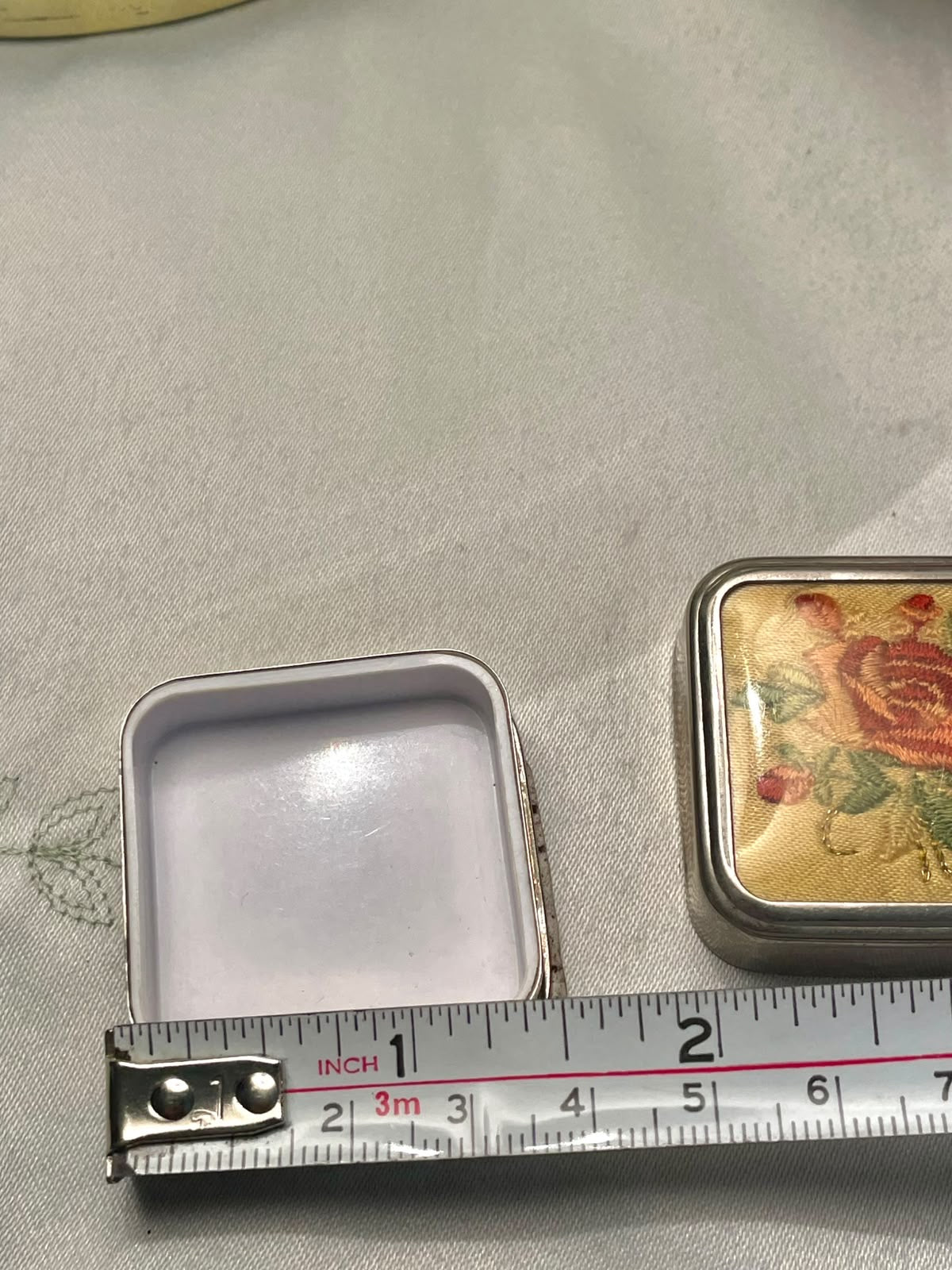 Vintage Floral Embroidered Mini Trinket Box Approx. 3 cm