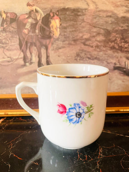 (Vintage Grandma Mug) Floral Roses Gilded Porcelain – Made in Czechoslovakia