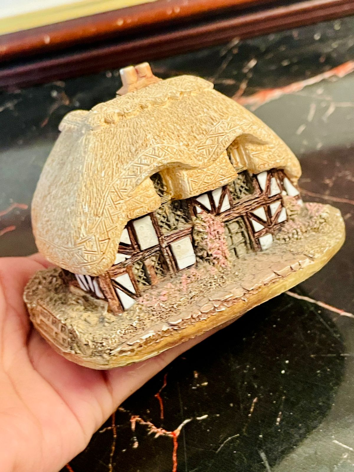 Handcrafted Thatched Roof Cottage Figurine – English Countryside Style
