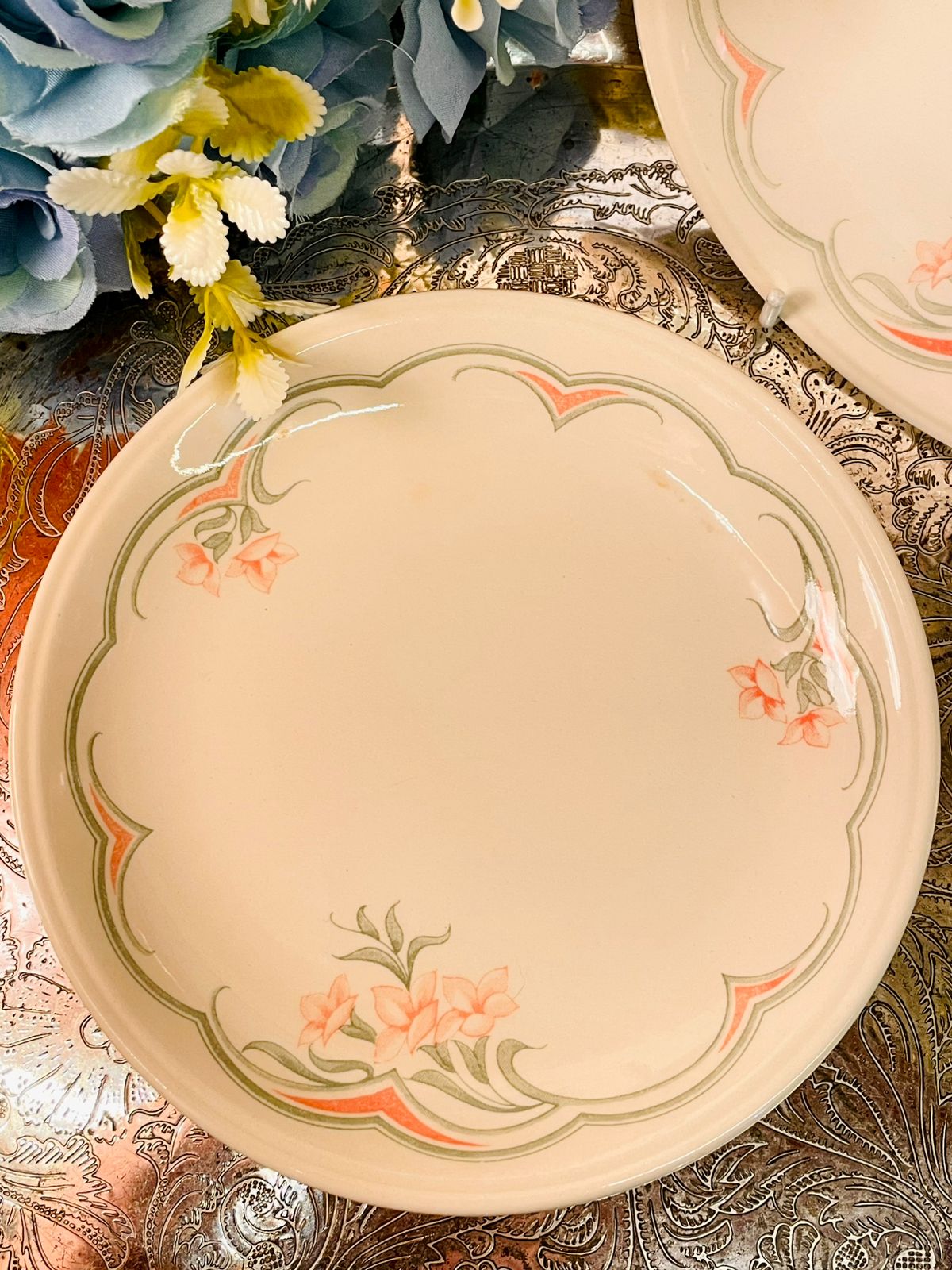 Biltons England Vintage  8 Floral Plates Set Cream