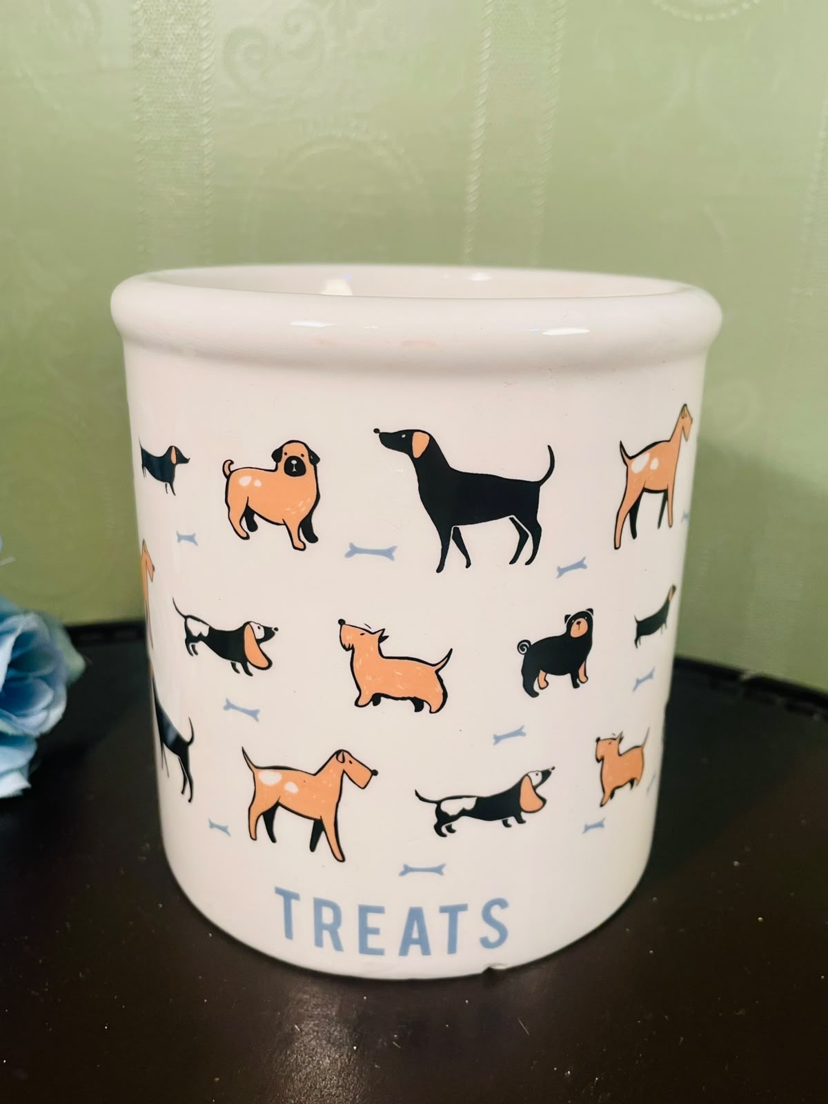 Ceramic Dog Treat Storage Jar with Lid – 5 Inch