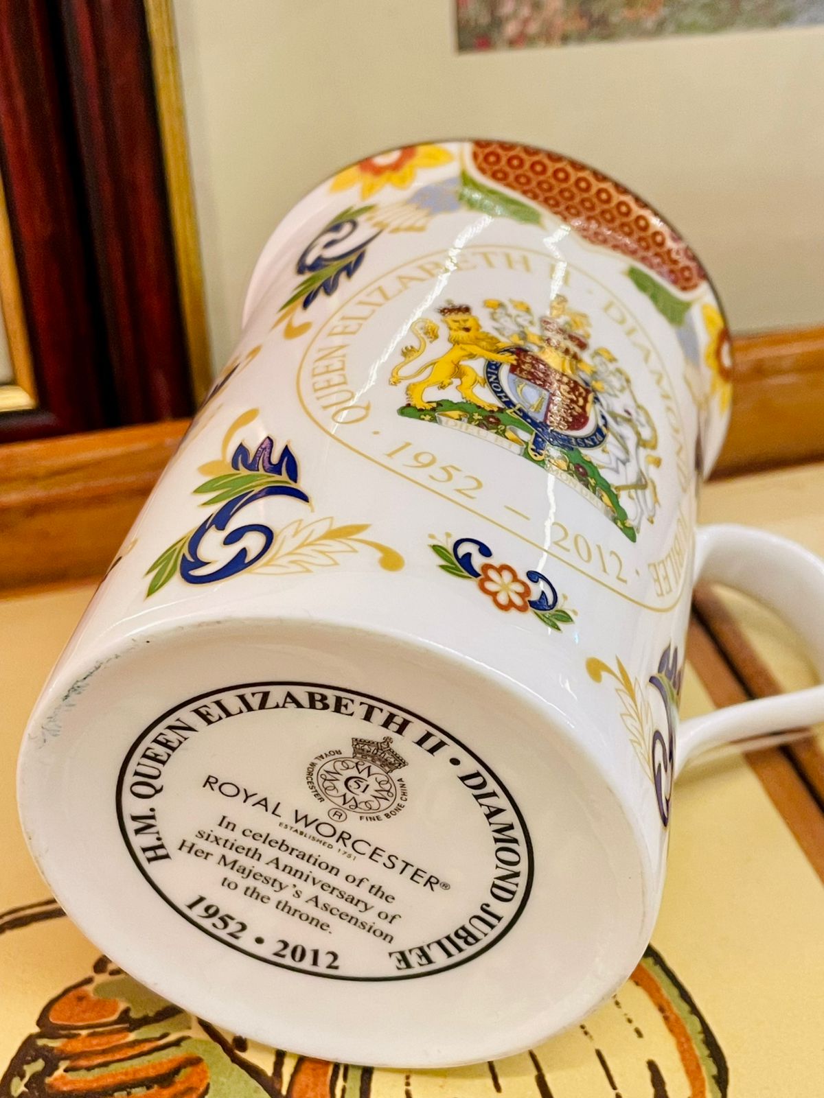 Royal Worcester Diamond Jubilee Mug – Queen Elizabeth II 1952–2012
