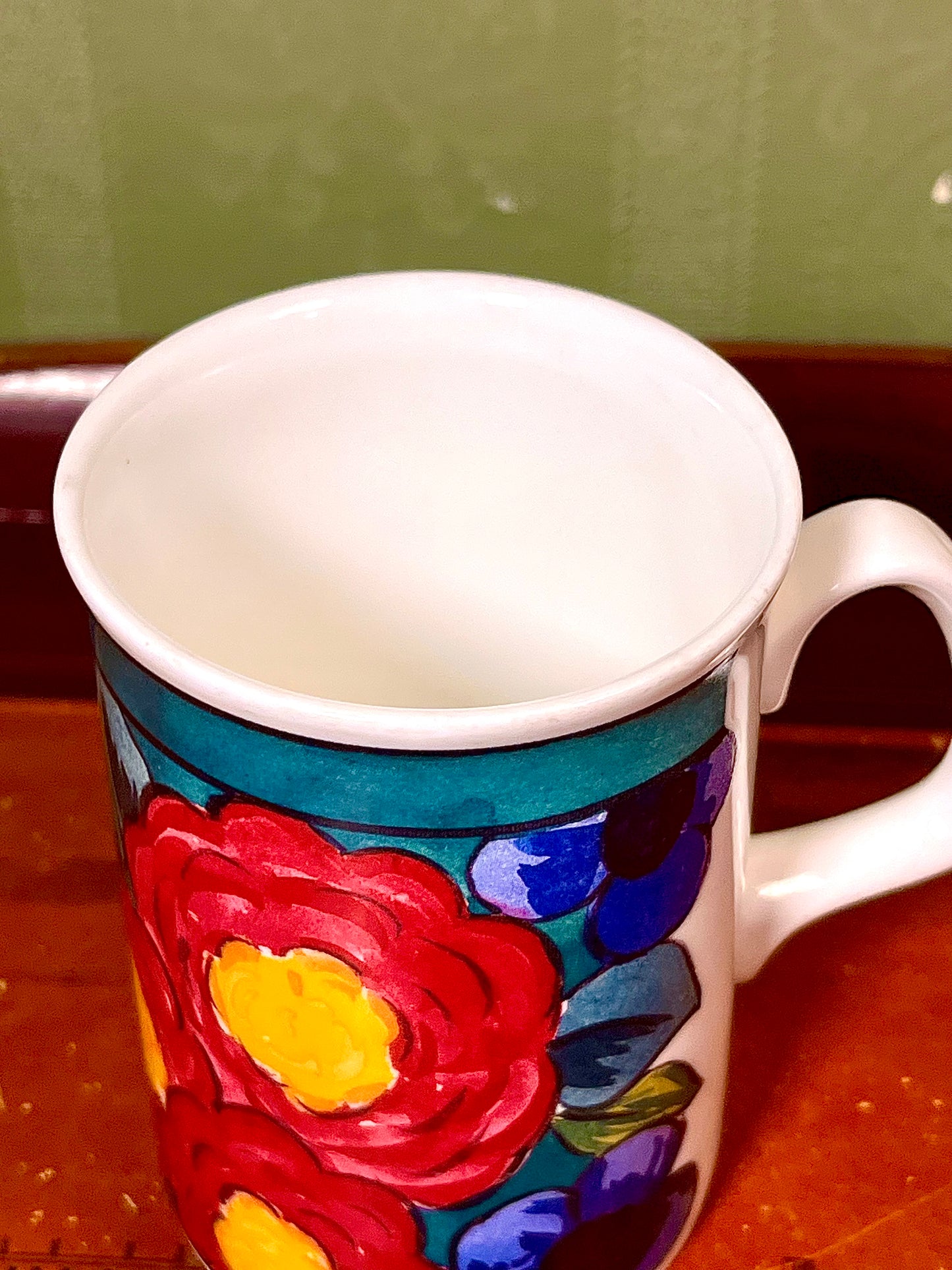 Royal Doulton Expressions South Pacific English Bone China Mug – Anton Barry 1994