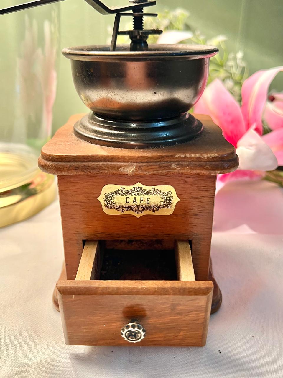 Vintage Wooden Manual Coffee Grinder with Metal Crank 15cm