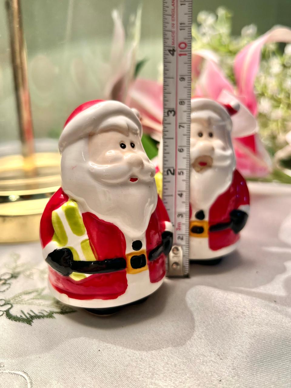 Santa Claus Ceramic Salt & pepper shaker Figurines Set of 2 3"inch