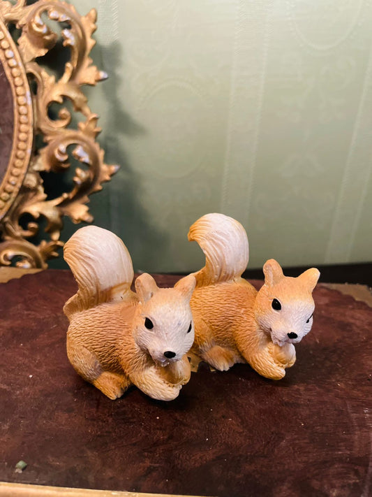 Vintage Pair of Squirrel Figurines Cottage Décor