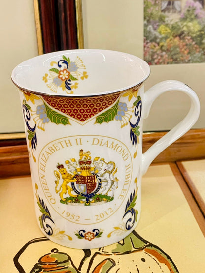 Royal Worcester Diamond Jubilee Mug – Queen Elizabeth II 1952–2012