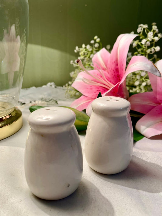 Vintage White Ceramic Salt & Pepper Shakers Set of 2 7 cm