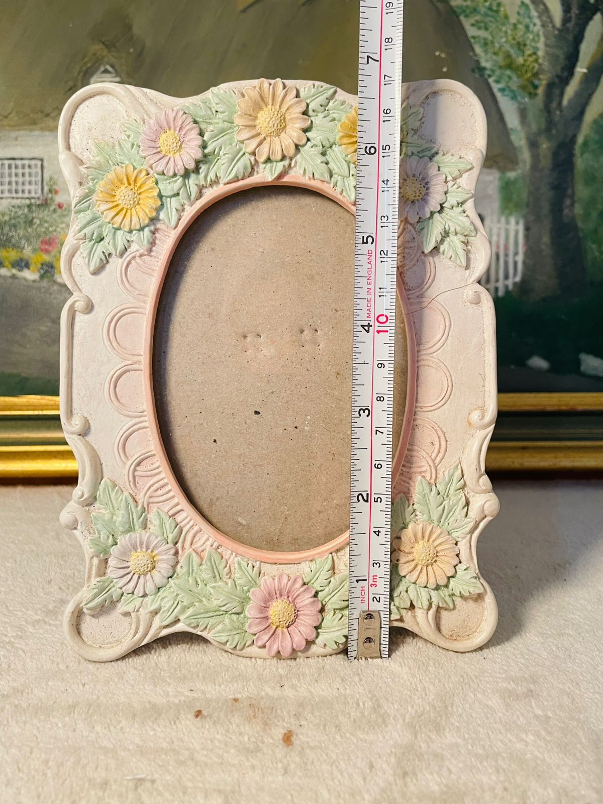 Victorian 3D Floral Picture Frame – Antique Stoneware Photo Frame for Elegant Home Decor