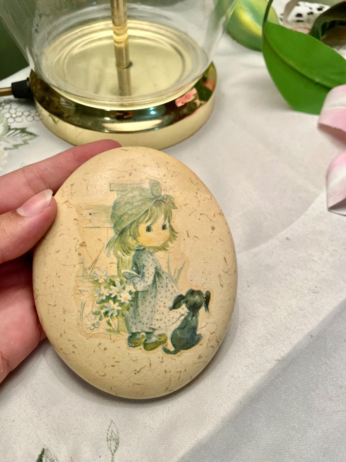 Paula England Oval Girl & Flowers Wall Plaque – 4.5 Inch