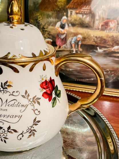 Ruby Wedding Anniversary Teapot – Gold Trim, Red Rose Floral Design