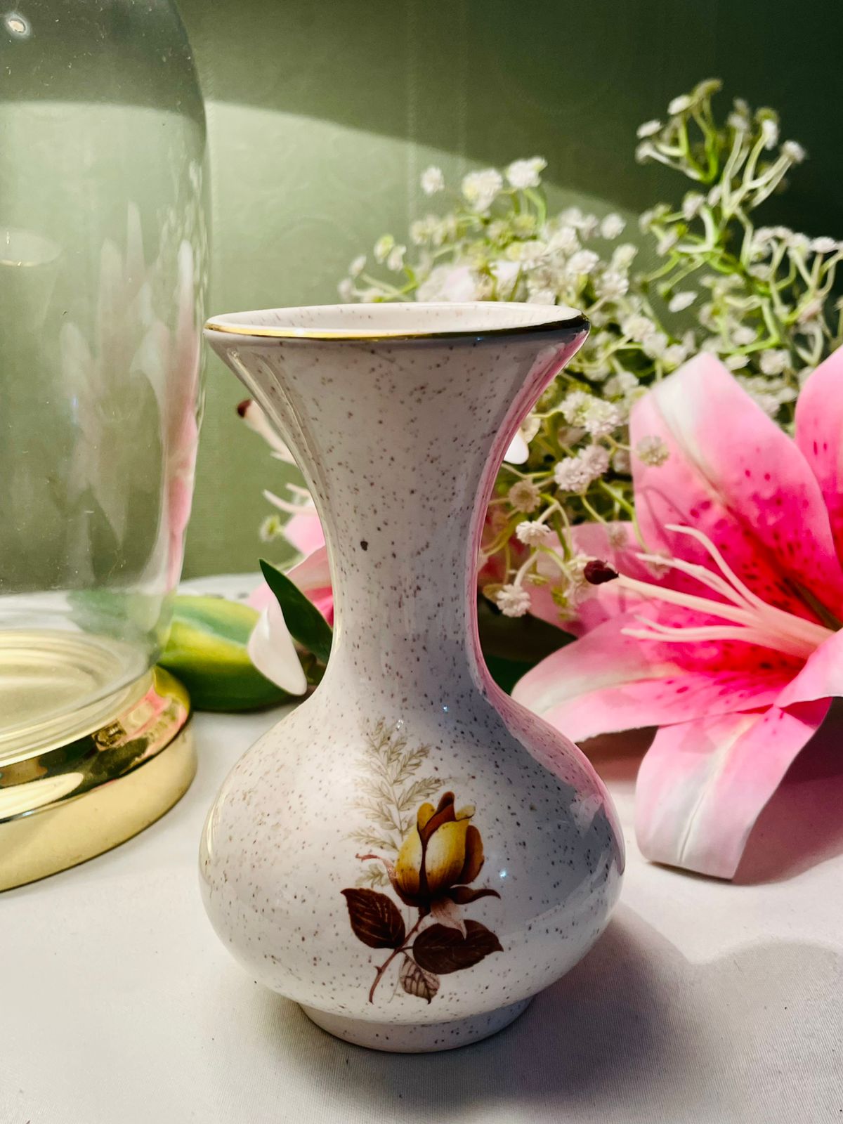 Kernewek Floral Ceramic Vase Speckled Cream Gold Rim 13 cm