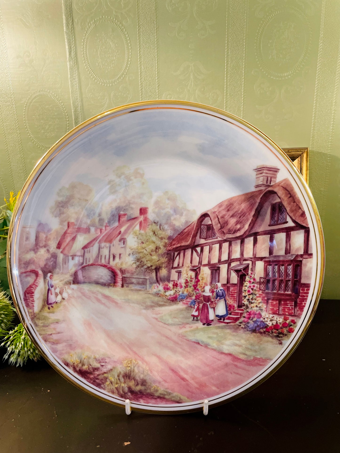 Vintage English Thatched Cottage Bone China Plate 10.5 Inch