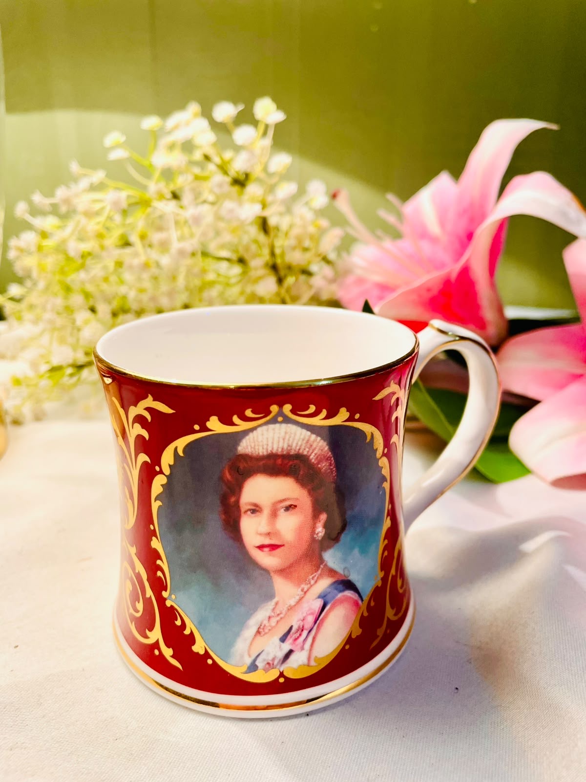 Coalport Queen's Golden Jubilee 2002 Fine Bone China Mug – 3 Inch