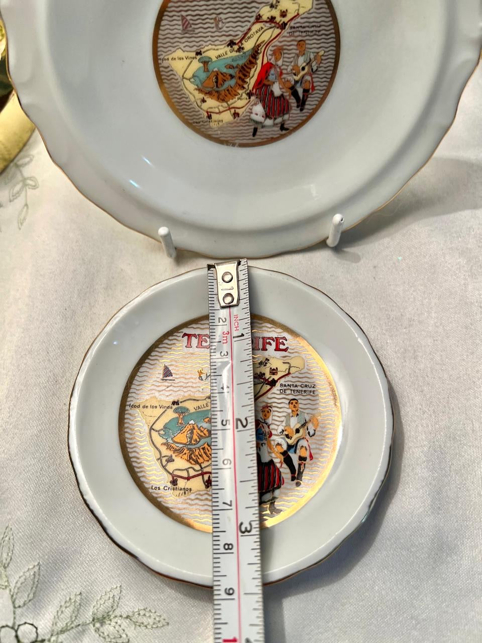 Tenerife Souvenir Wall Plates Set of 2 Gold Trim 9–11 cm