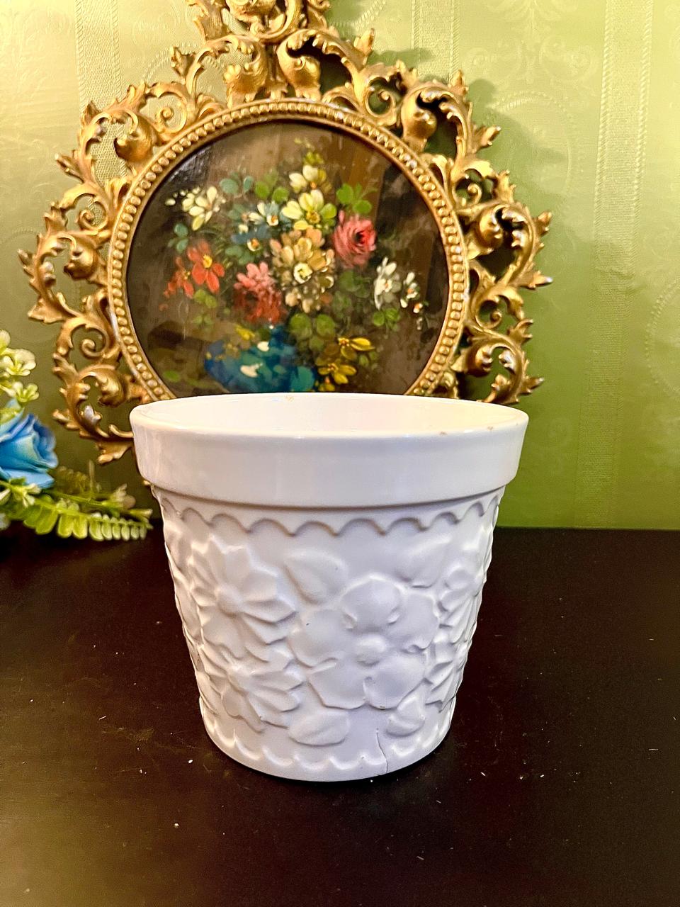 Embossed White Ceramic Flower Pot