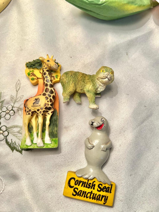 Animal Souvenir Figurine Magnet Set – Giraffe, Cat & Seal – 3 Pcs
