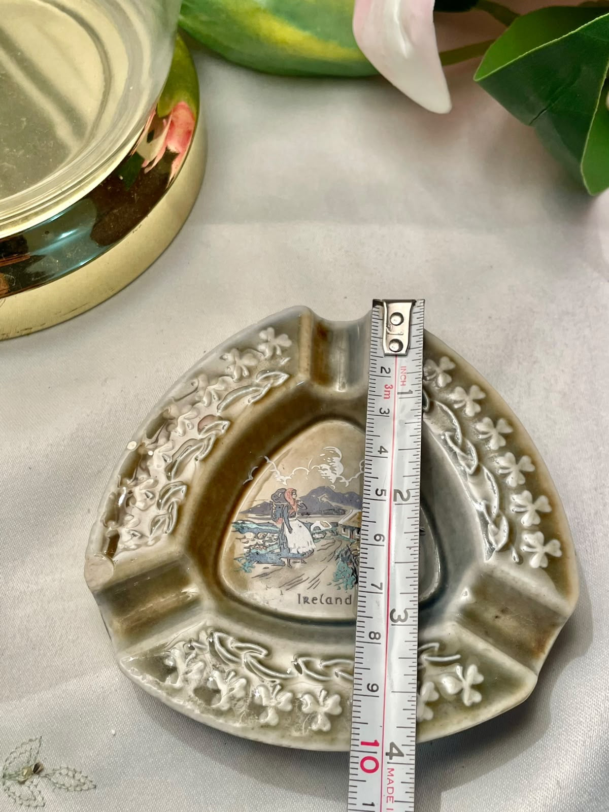 Irish Porcelain Ireland Souvenir Triangular Dish, 4 in
