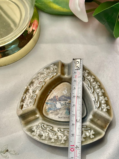 Irish Porcelain Ireland Souvenir Triangular Dish, 4 in