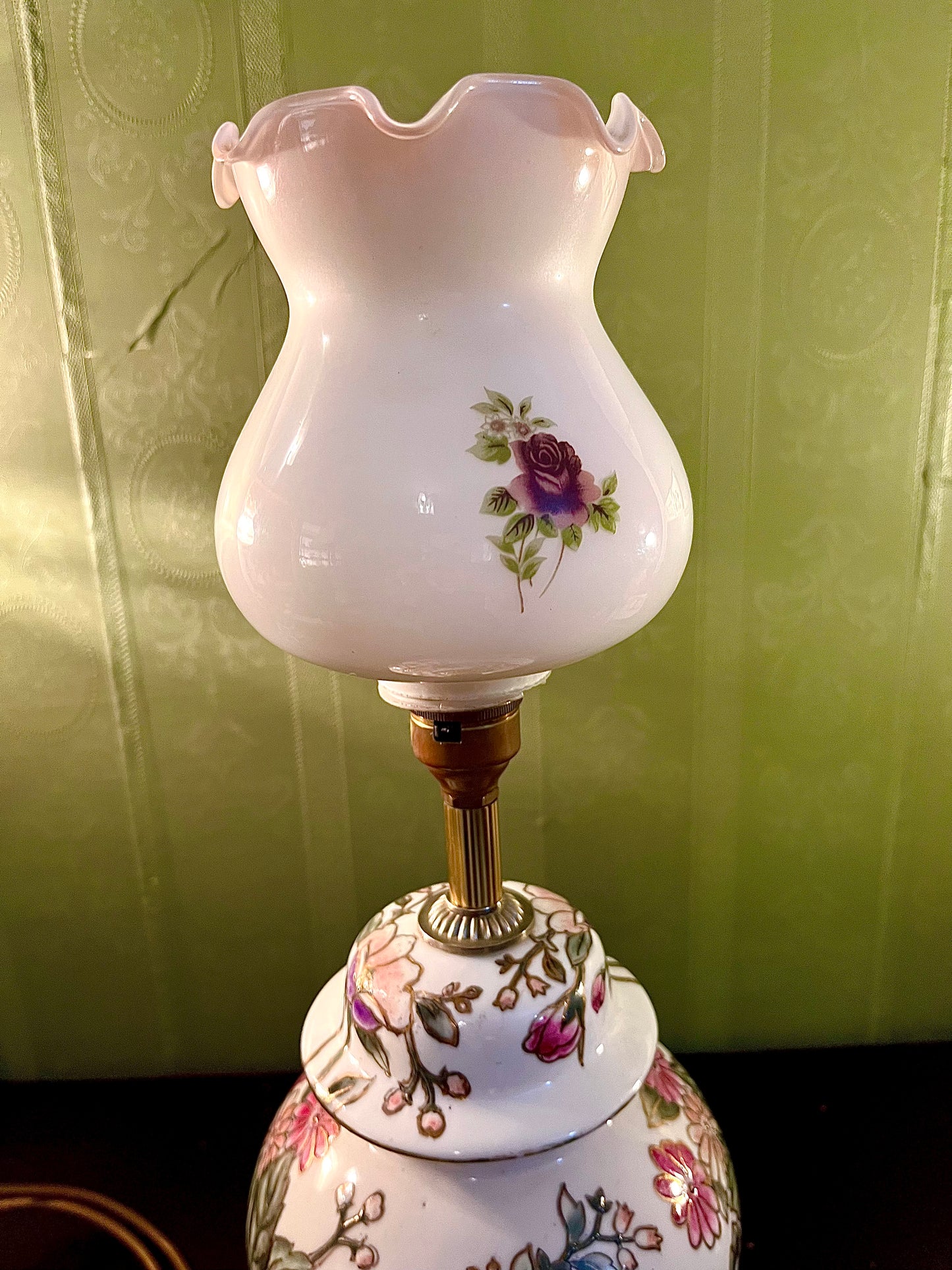 Vintage Floral Ceramic Hurricane Table Lamp