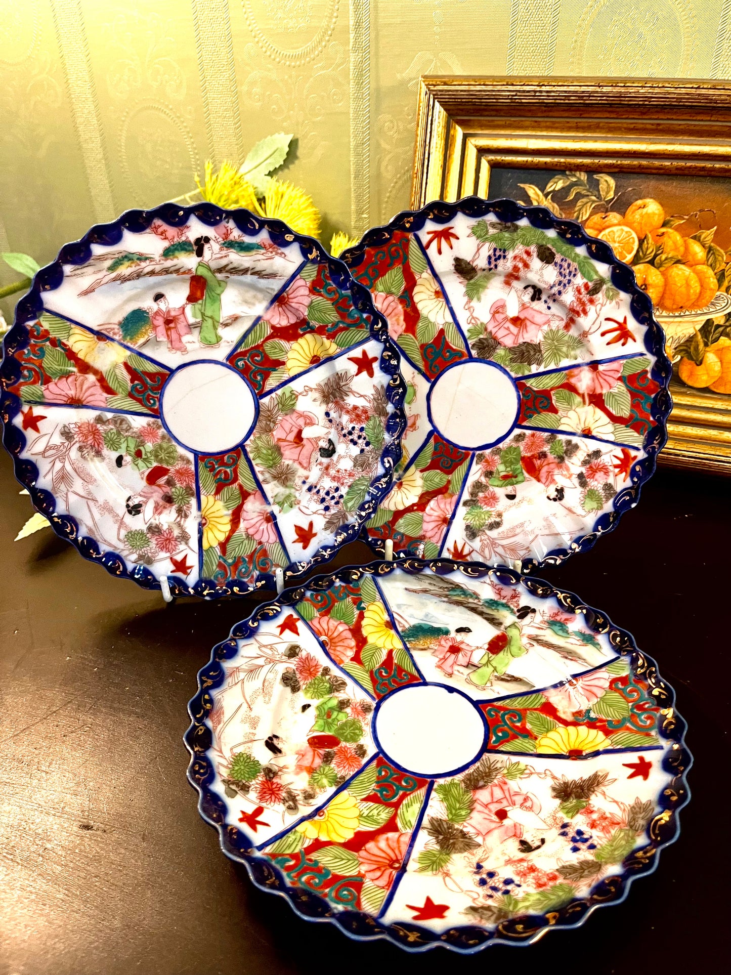 Vintage Japanese Imari Scalloped Decor Plates Set of 3