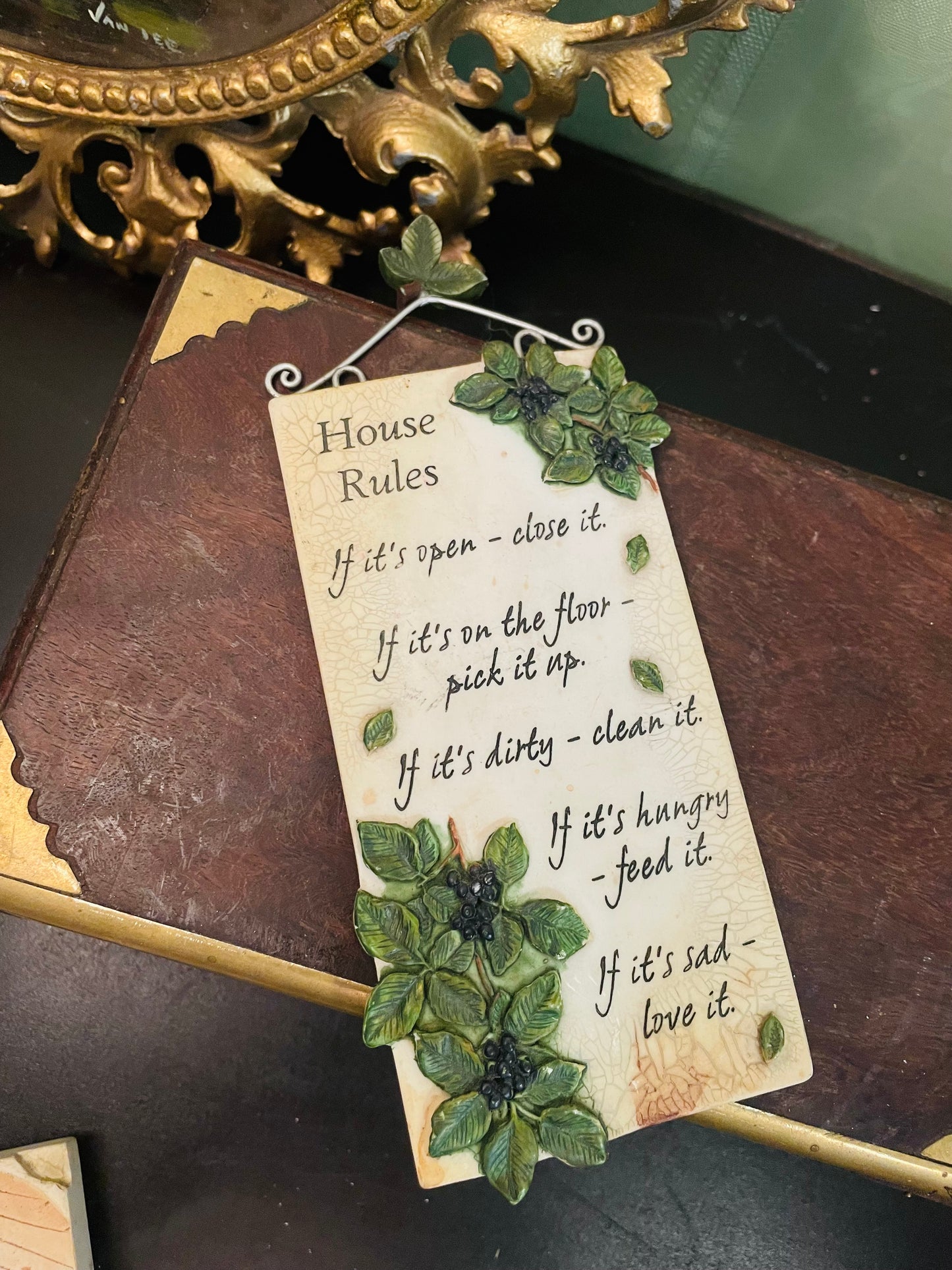 House Rules Decorative Wall Plaque With Leaf Design