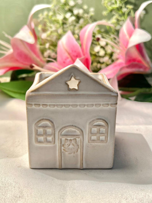Vintage Cream House-Shaped Decorative Holder Approx. 9 cm
