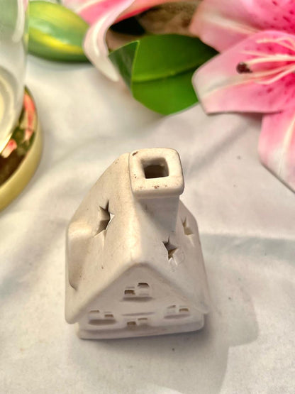 Vintage White Ceramic Cottage House Ornament 10cm