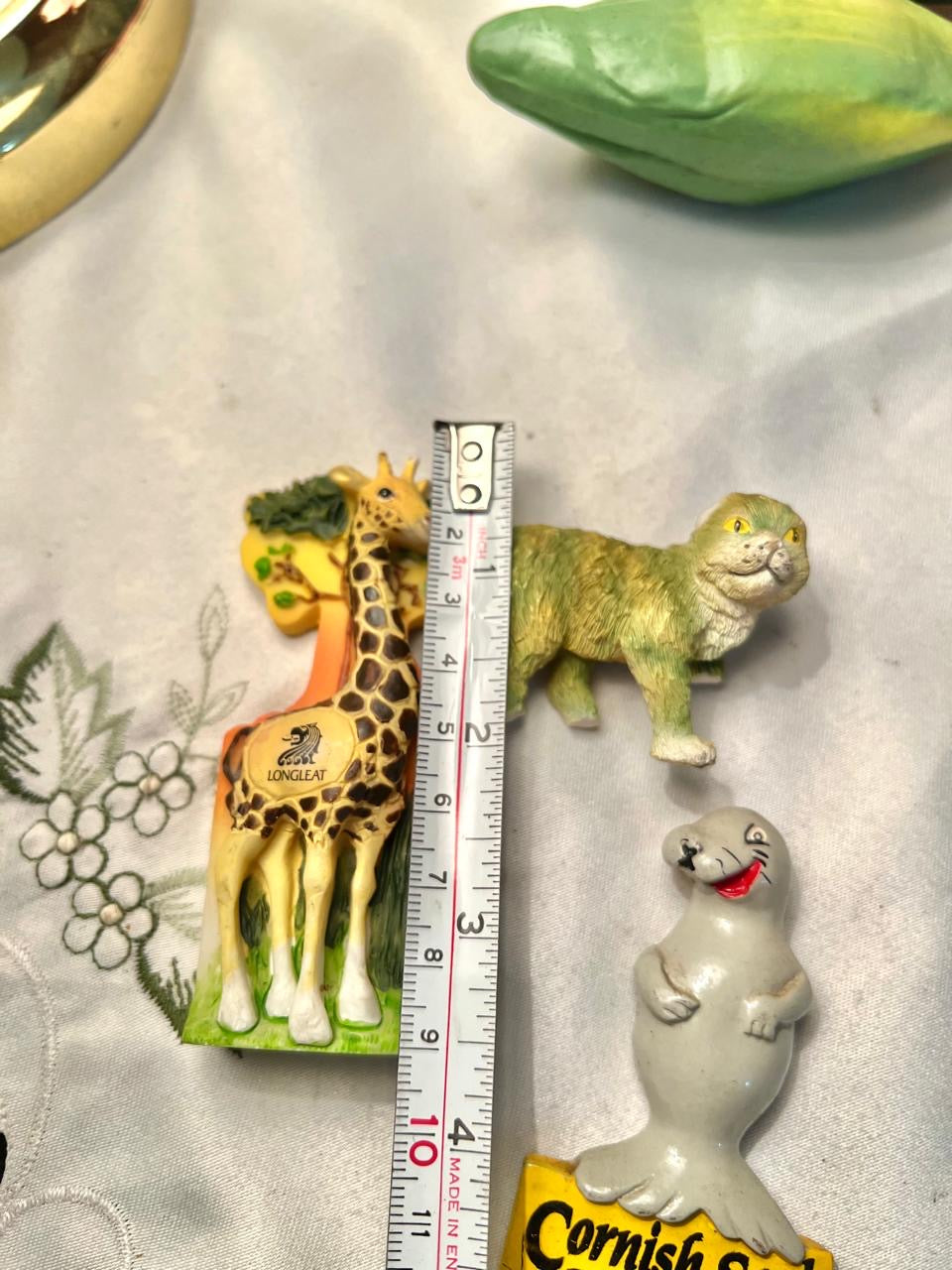 Animal Souvenir Figurine Magnet Set – Giraffe, Cat & Seal – 3 Pcs