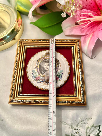 Vintage Silver Jubilee 1952–1977 Framed Wall Plate 11 cm