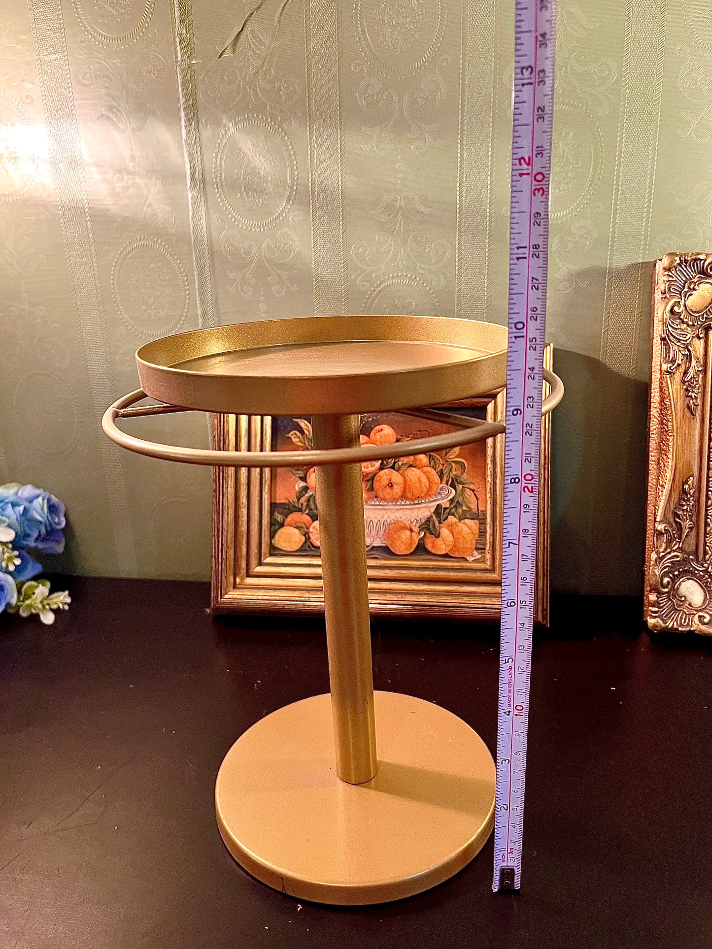 Gold Metal Pedestal Display Stand – Decorative Tray for Candles & Jewelry