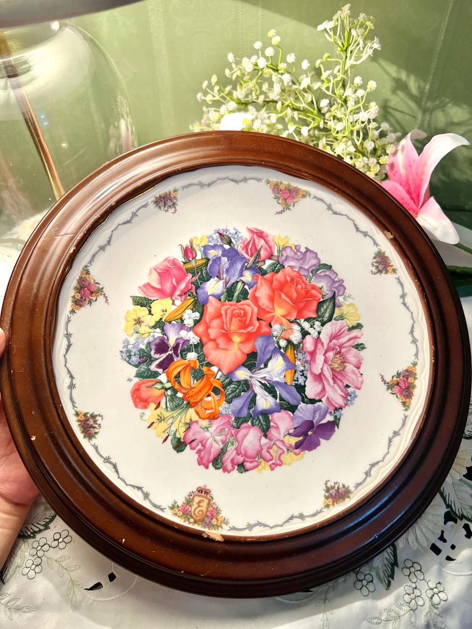 Royal Albert Finale Framed Wall Plate 1991 31 cm