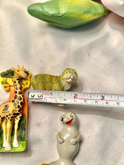 Animal Souvenir Figurine Magnet Set – Giraffe, Cat & Seal – 3 Pcs