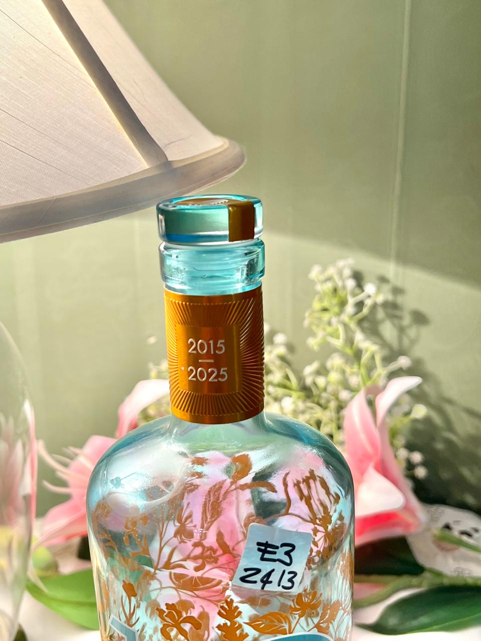 Silent Pool 10th Anniversary Crystal Bottle 29 cm