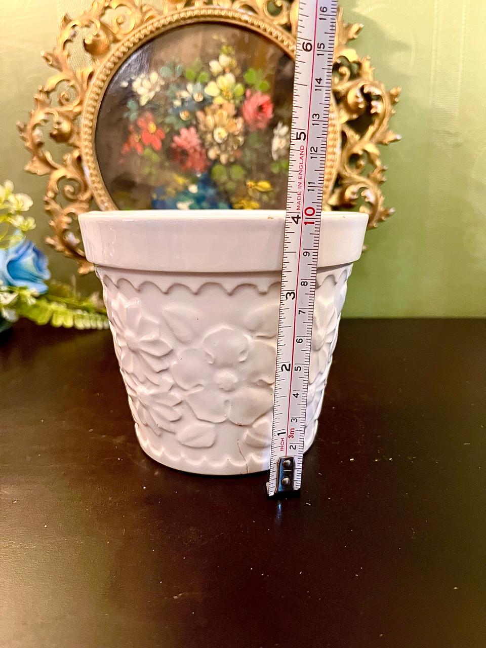 Embossed White Ceramic Flower Pot