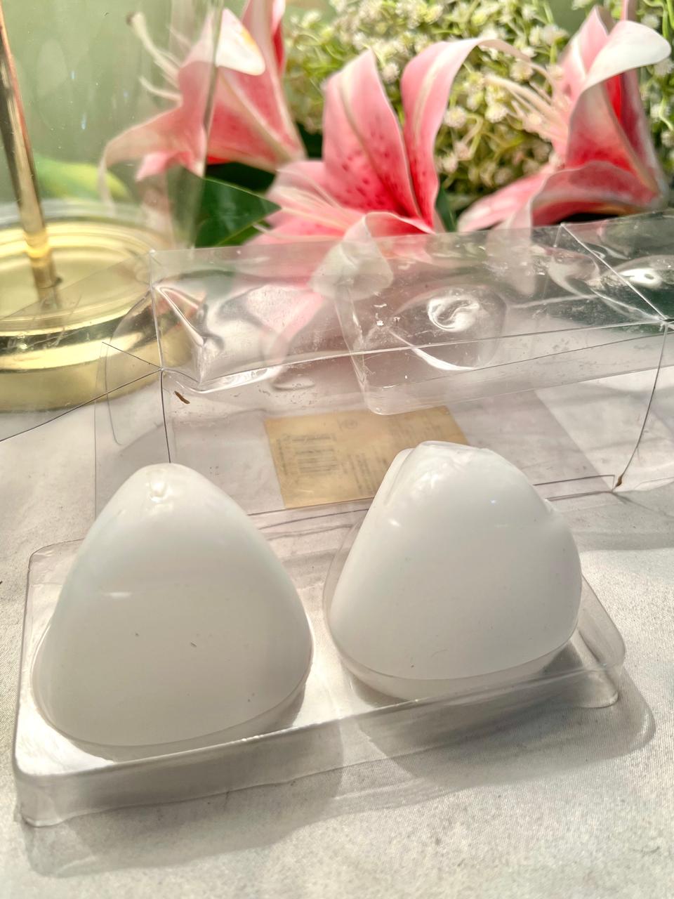 Vintage Candle White 2-Piece Tabletop Set with Clear Base