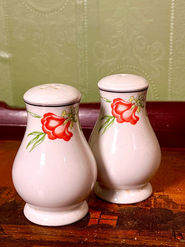 Vintage Floral Ceramic Salt & Pepper Shakers Red Rose Pair 9cm