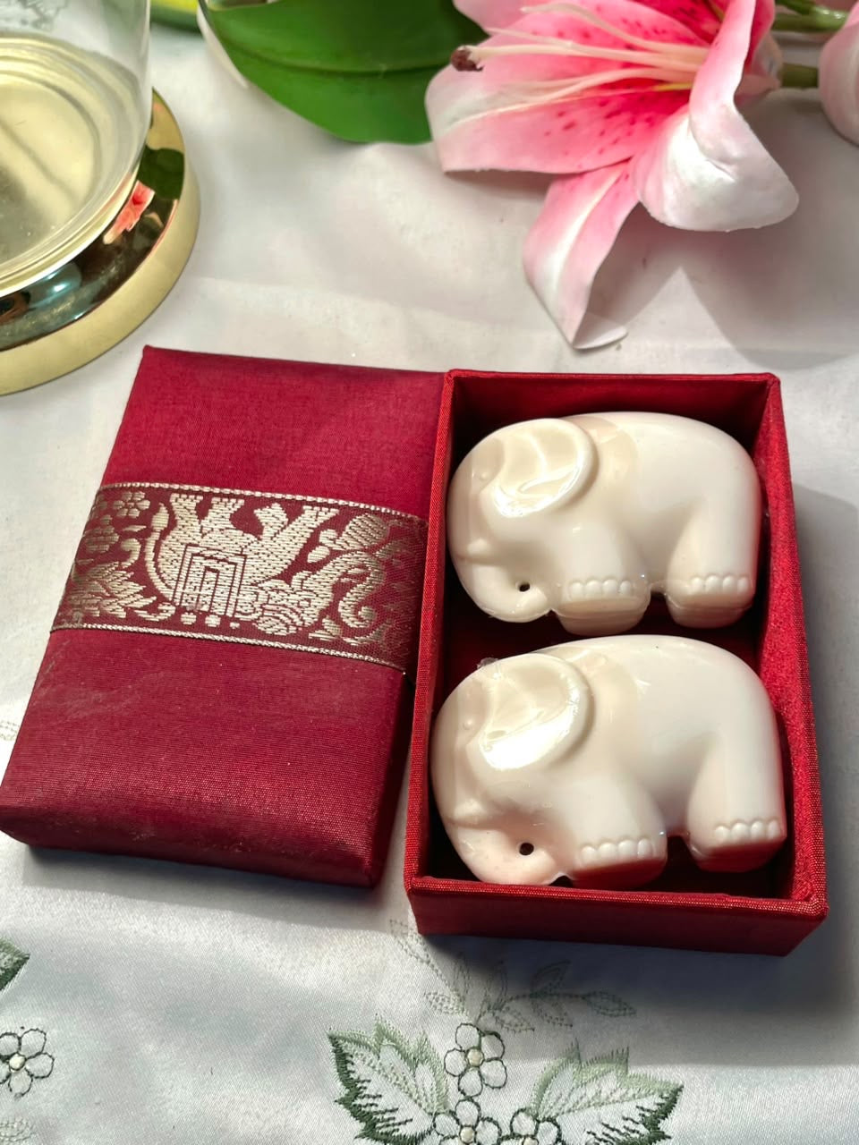 Vintage Ivory Elephant Figurines 2-Piece Set Approx. 7 cm