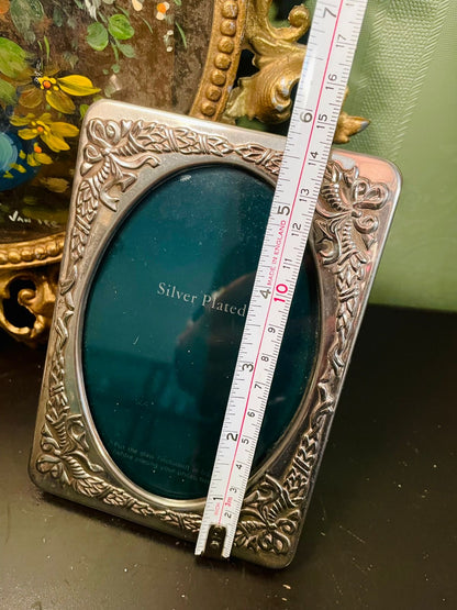 Vintage Silver Plated Floral Photo Frame – Oval Portrait Frame