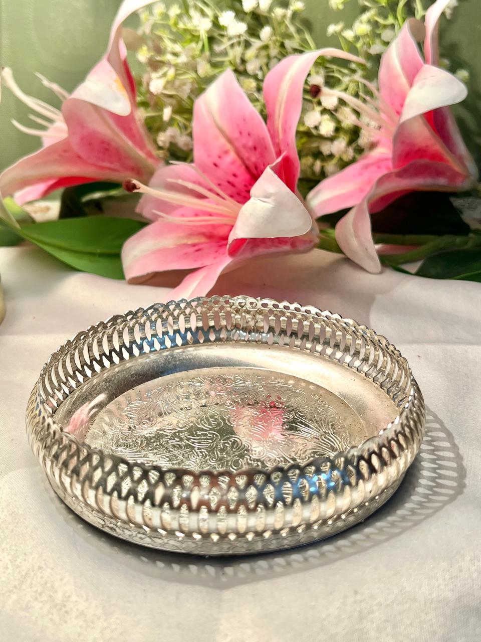 Queen Anne Silver Pierced Serving Tray Approx. 13 cm