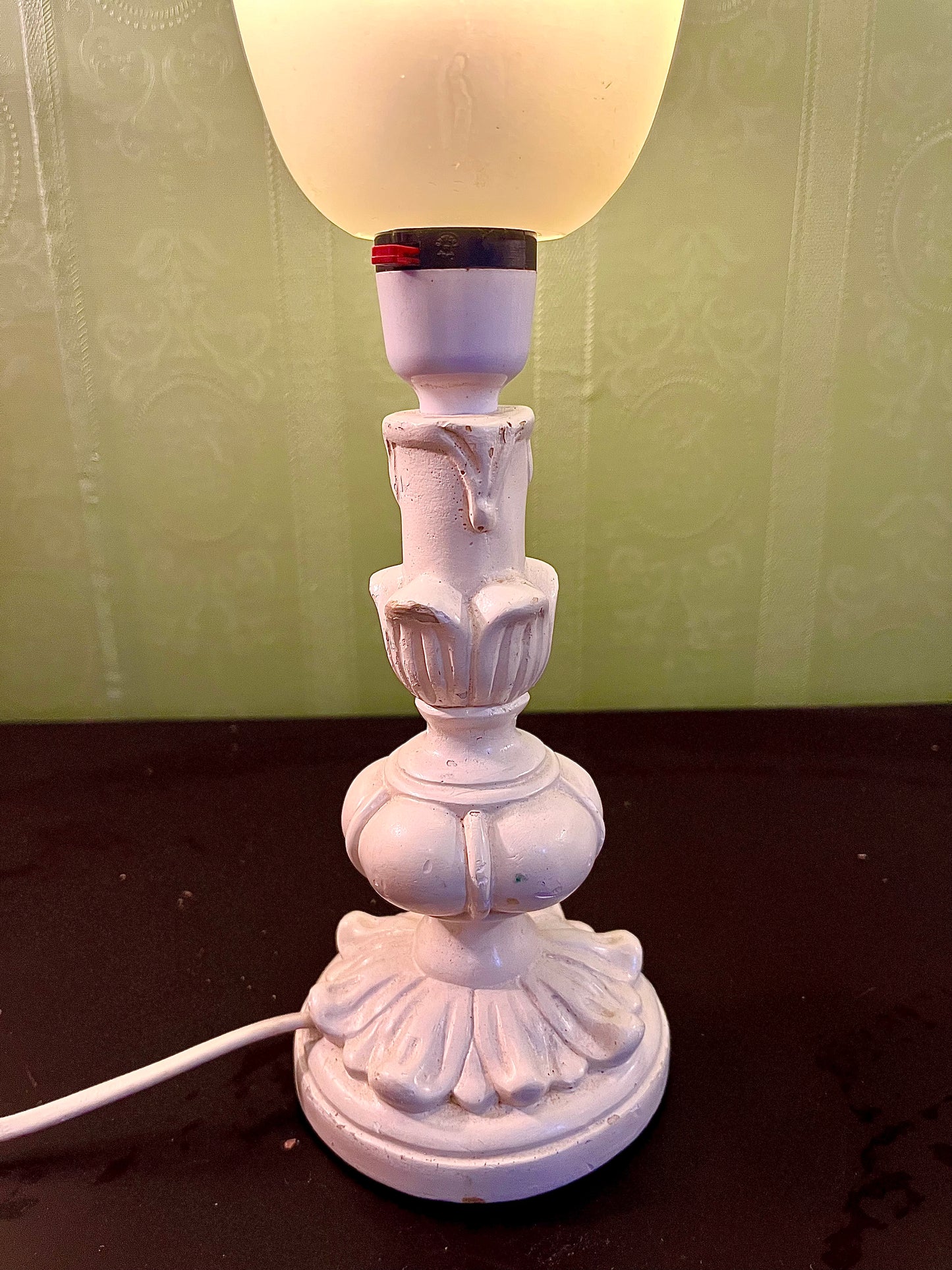 Vintage White Tulip Shade Table Lamp 14 Inch