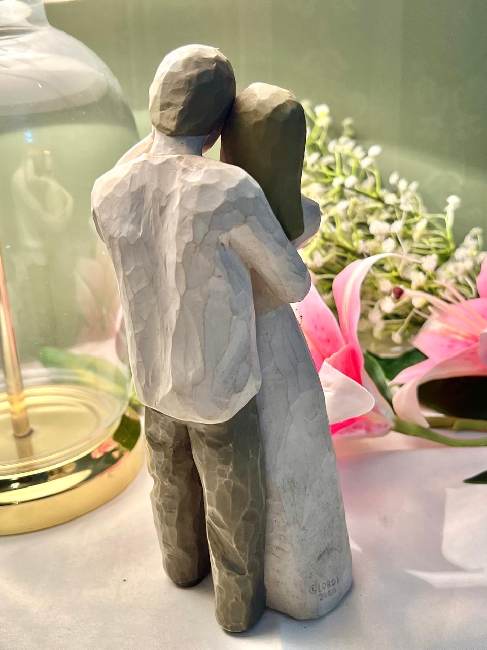 Embracing Couple Figurine Neutral Sculptural Decor 21cm