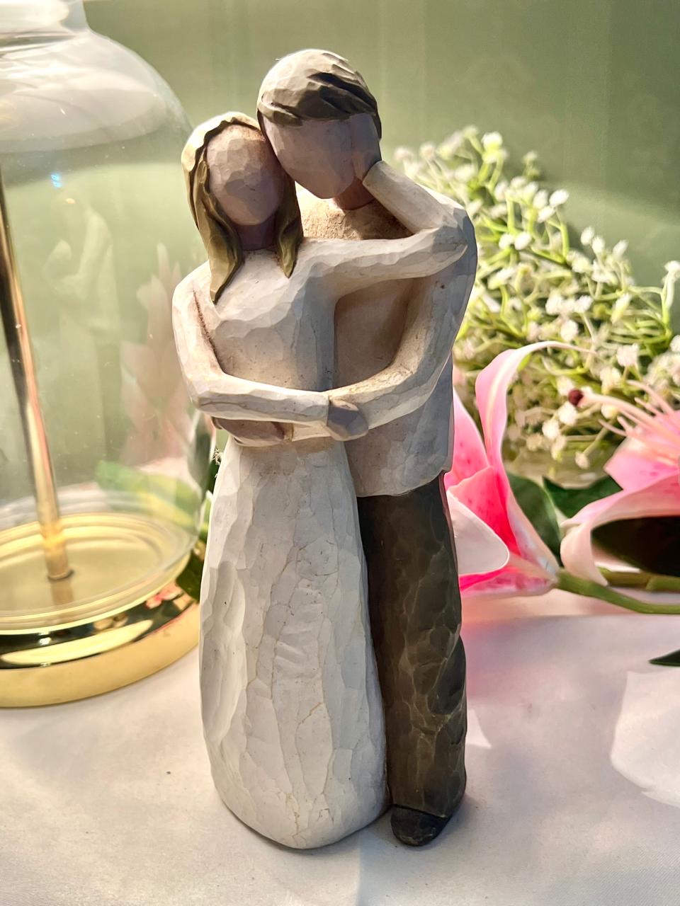 Embracing Couple Figurine Neutral Sculptural Decor 21cm