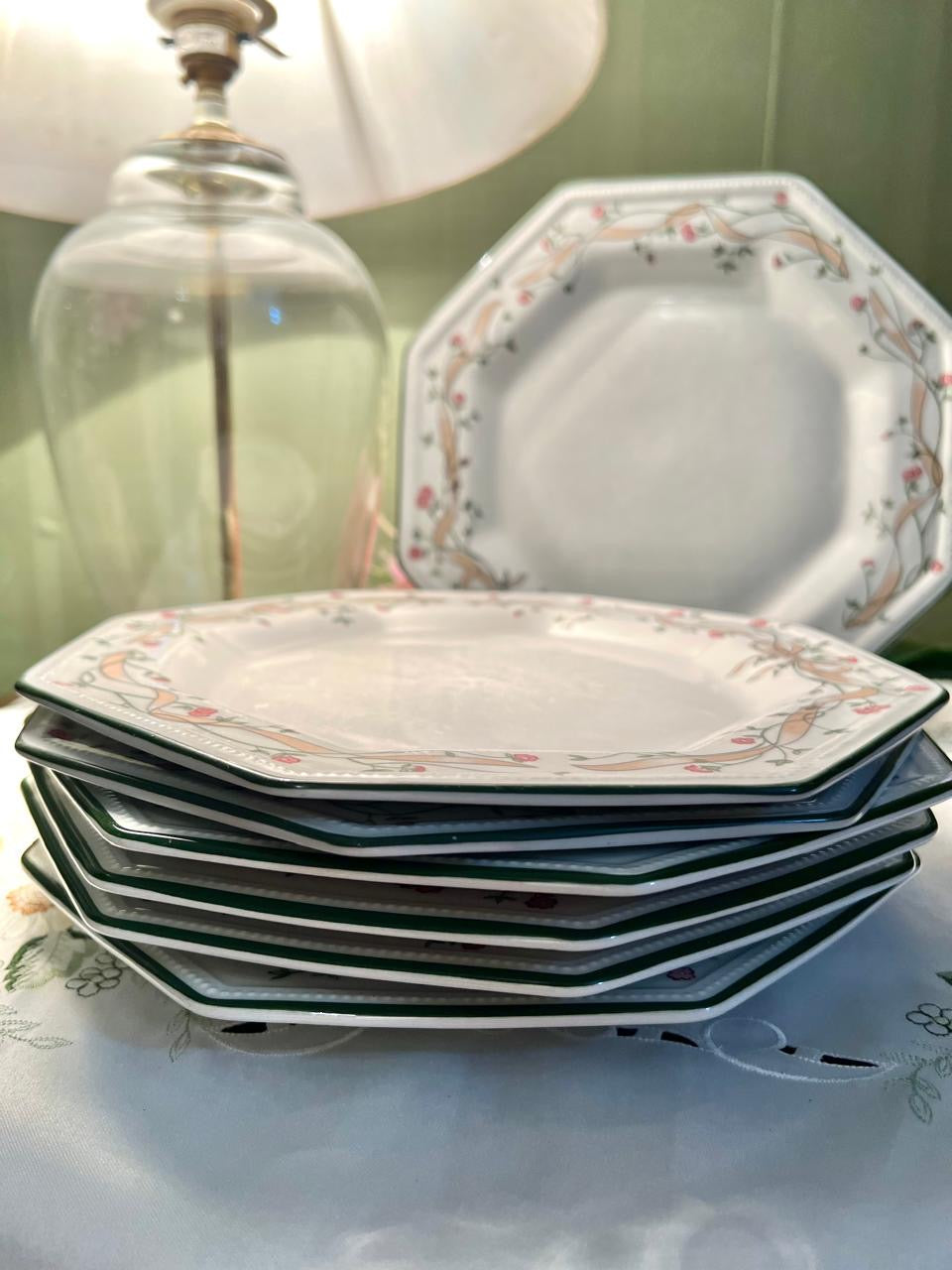 Johnson Bros Eternal Beau Floral Dinner Plates Set of 8