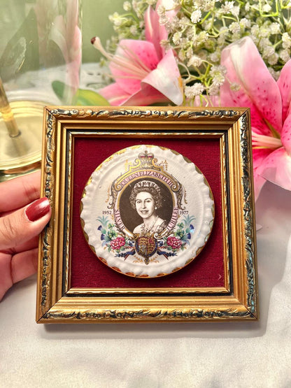 Vintage Silver Jubilee 1952–1977 Framed Wall Plate 11 cm