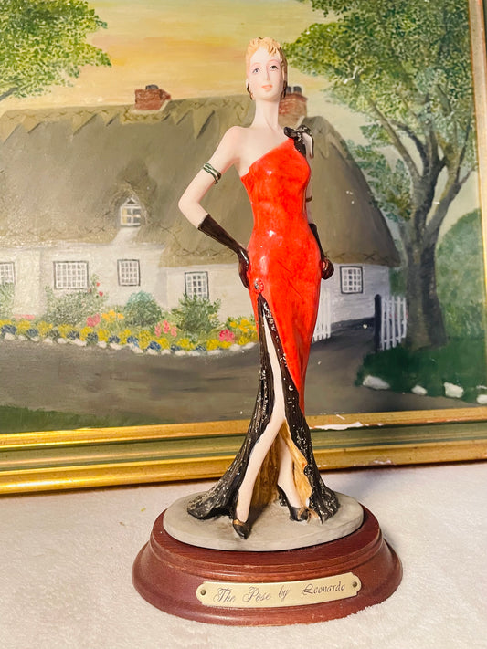 Art Deco Style Lady Figurine by Leonardo – "The Pose" – Elegant Sculpture with Wooden base